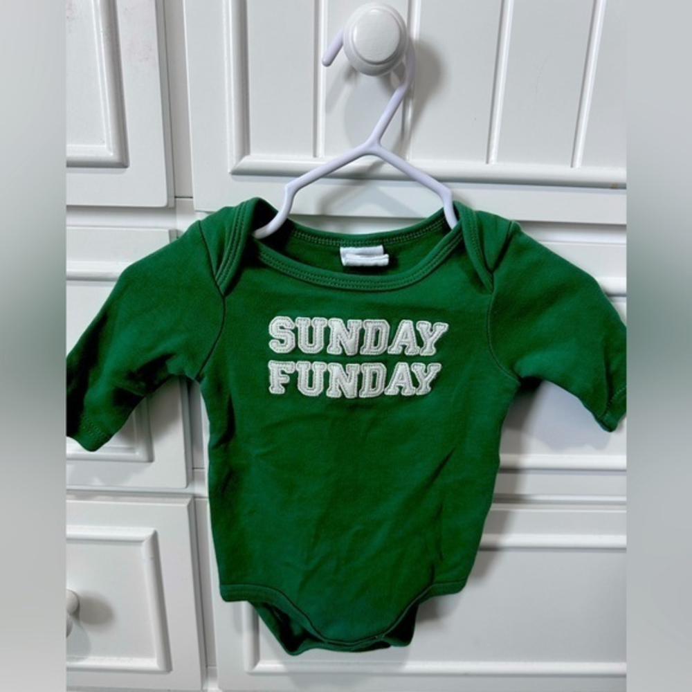 Starting out Sunday Funday Long‎ Sleeve Onesie Size NB